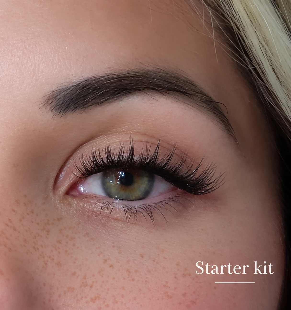 Second rendu porté du kit faux cils semi-permanent cluster