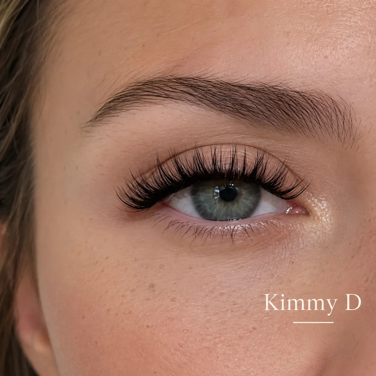 Rendu porté des faux cils cluster Kimmy D