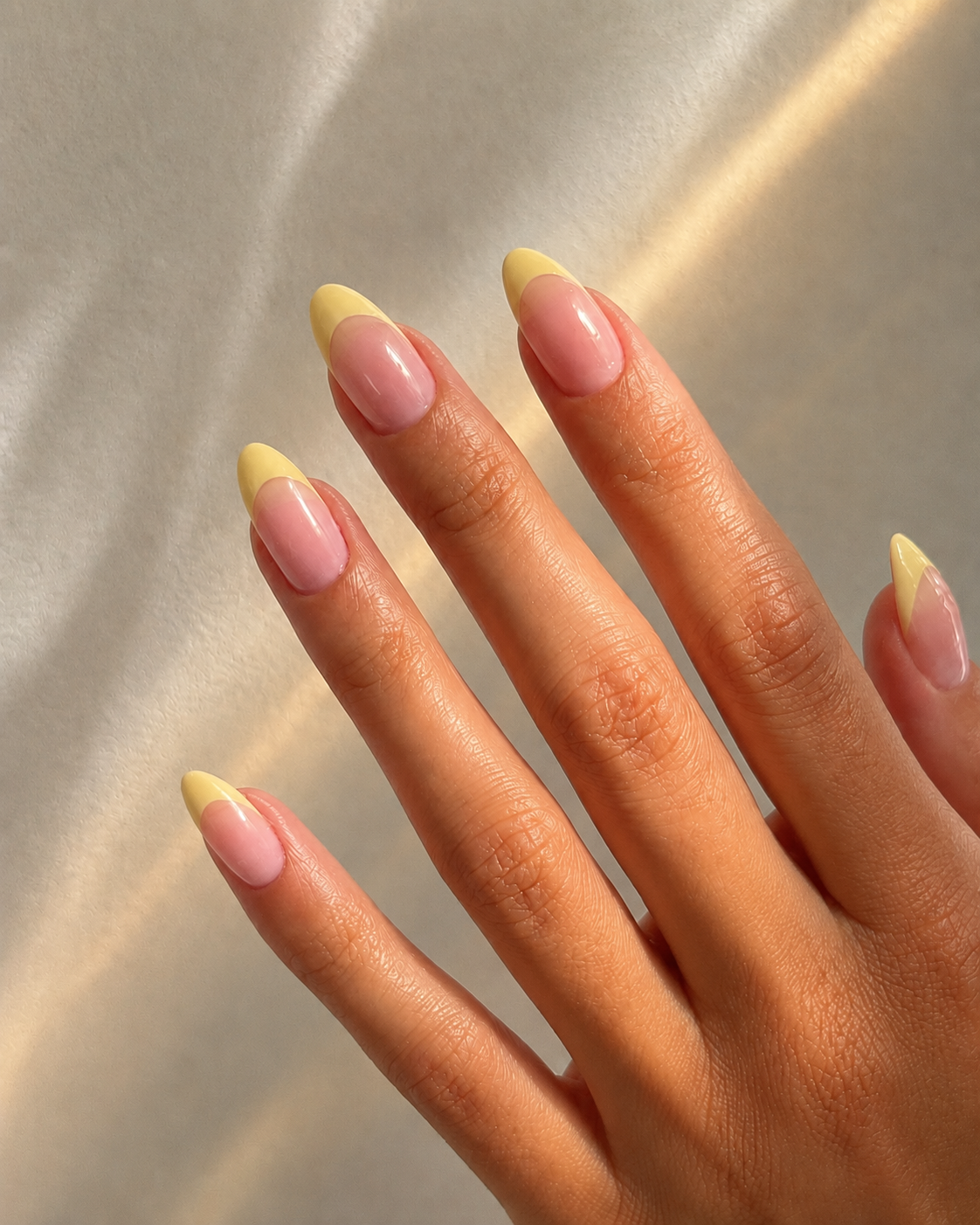 Press-On Nails French Jaune - Forme Amande