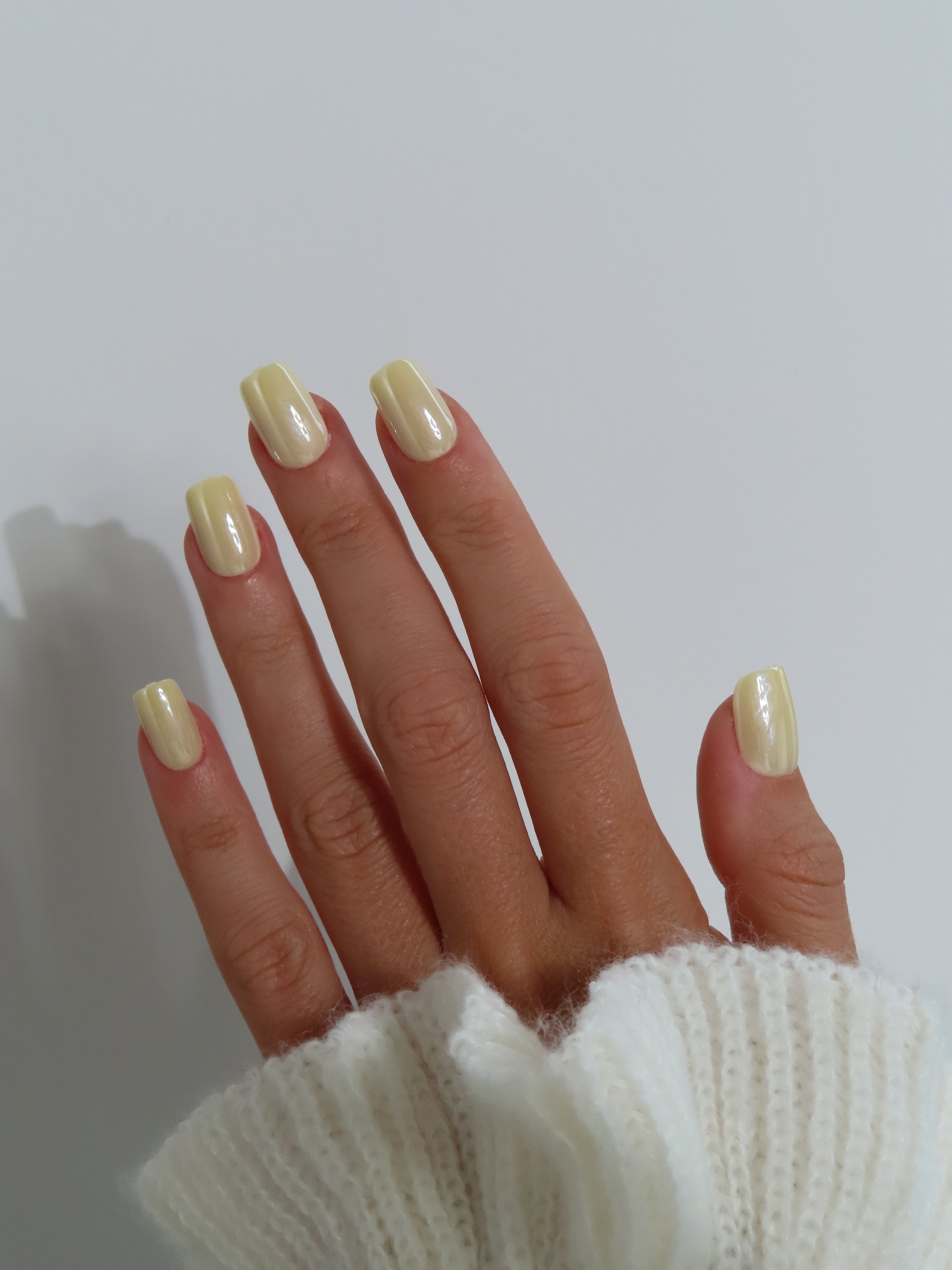 Press-On Nails ongles jaune pastel effet mirroir