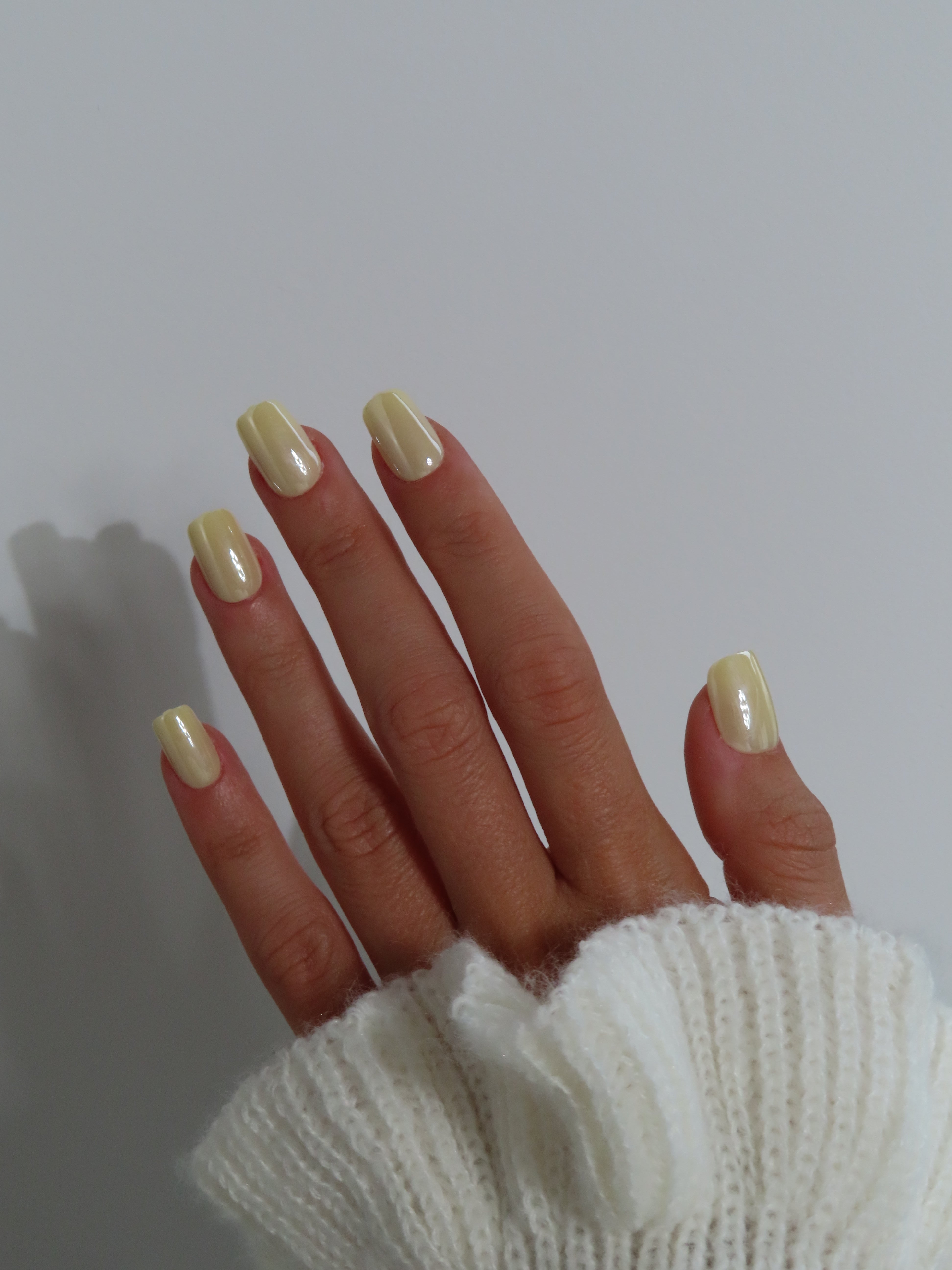 Press-On Nails ongles jaune pastel effet mirroir