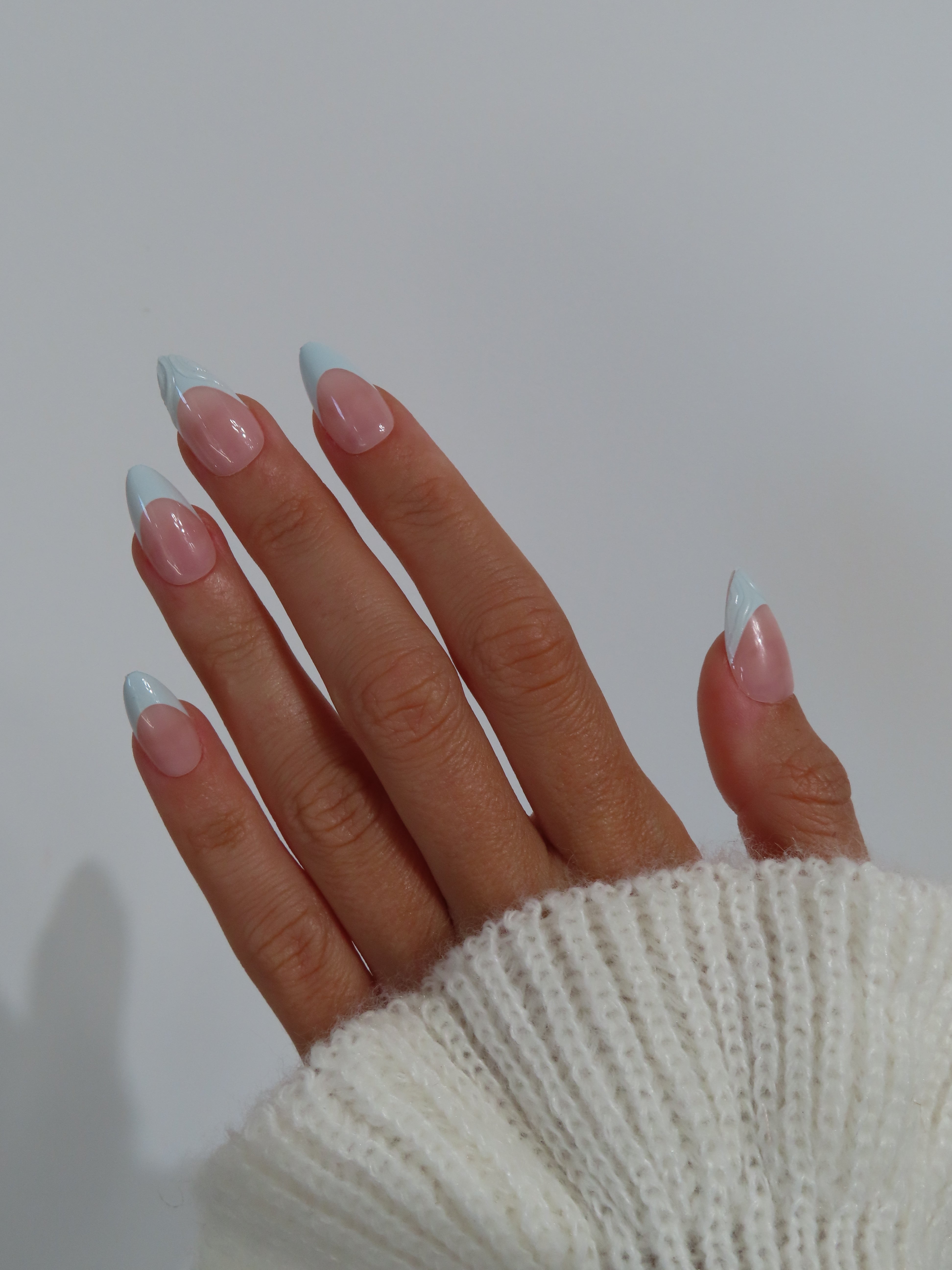 French Classique Amande Bleu Ciel