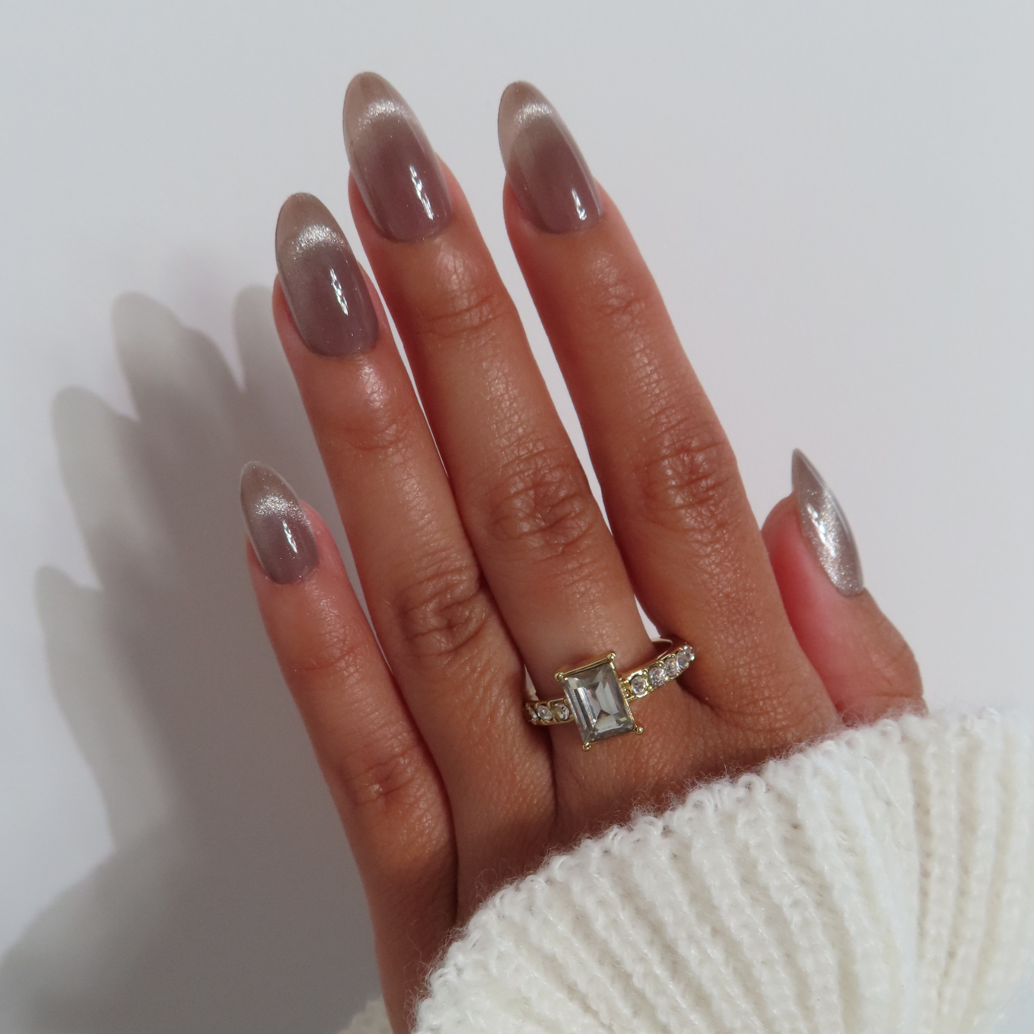 Press-On Nails "Cat eye" brown  – Amaia
