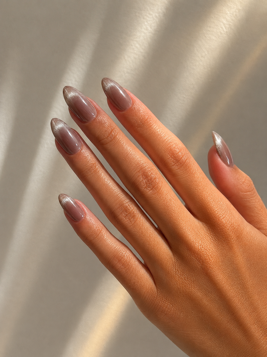 Press-On Nails effet "Cat Eye" Marron - Forme Amande
