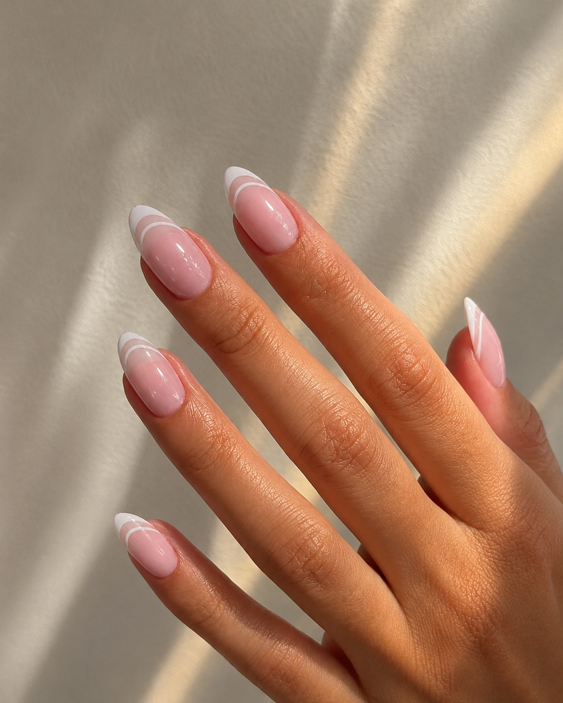 Press-On Nails French Chic – Rose Pâle Liseré