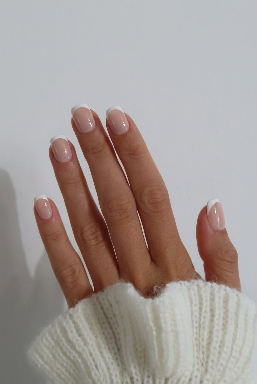 PRESS-ON NAILS FRENCH NUDE COURTE ARRONDIE