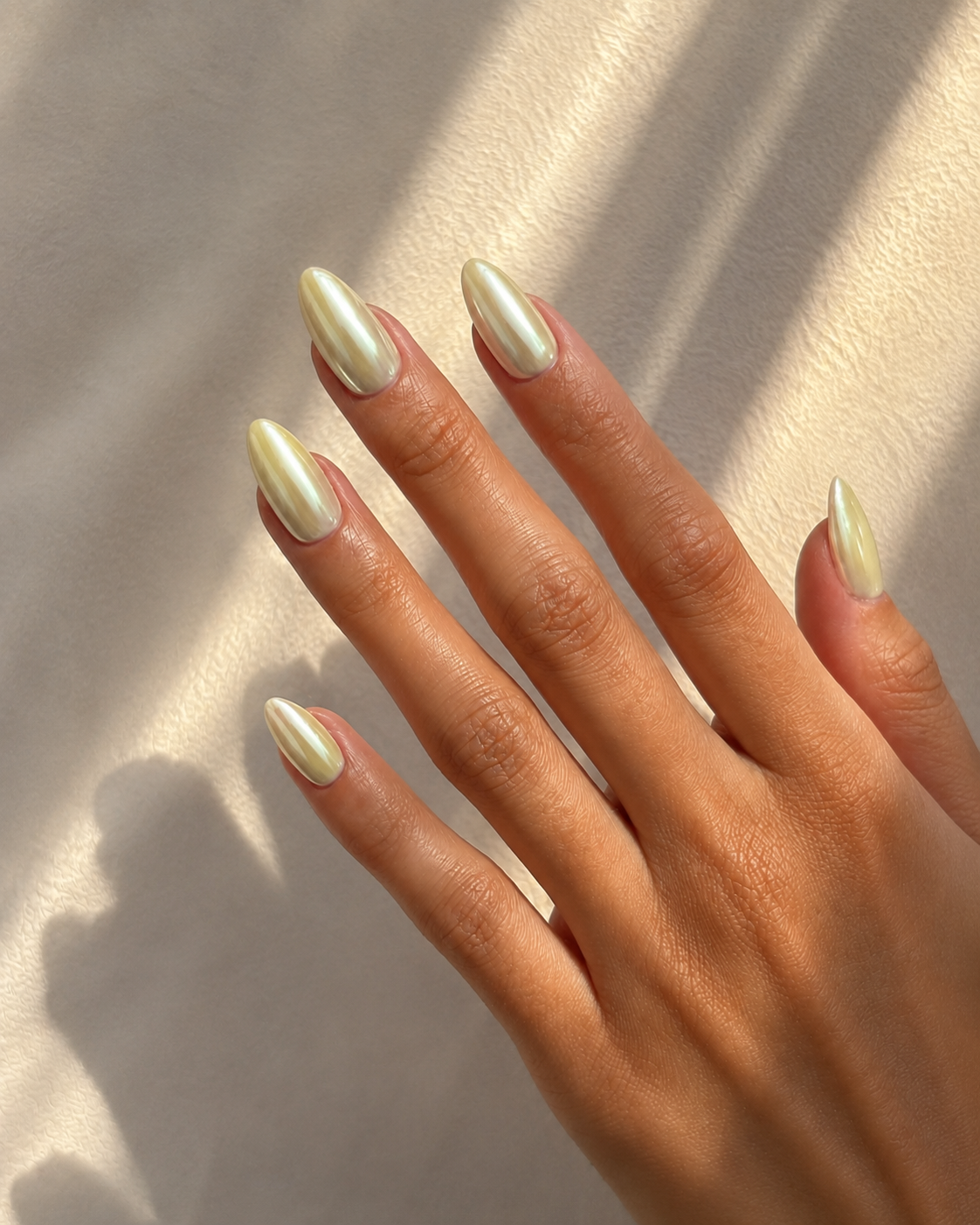 Press-On Nails Ivoire Chromé – Collection Glazed